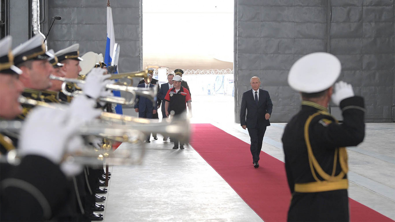 Putin Inaugurates New Warships, Hails Russia’s Virus Response in Crimea Visit