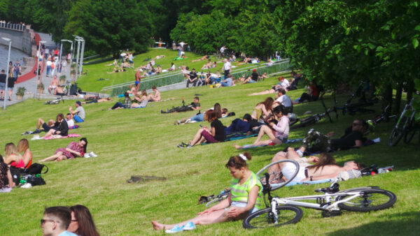 Russia Records Over 5,400 Coronavirus Cases Amid Vaccine Race, Lifted Lockdown