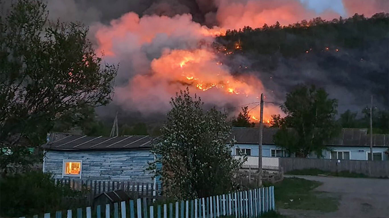 Russian Wildfire Smoke Choking Siberian Cities
