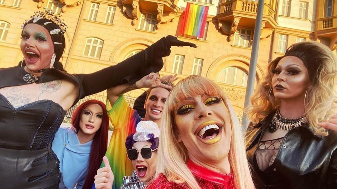 Russians Celebrate LGBT Pride in Front of U.S. Embassy’s Rainbow Flag