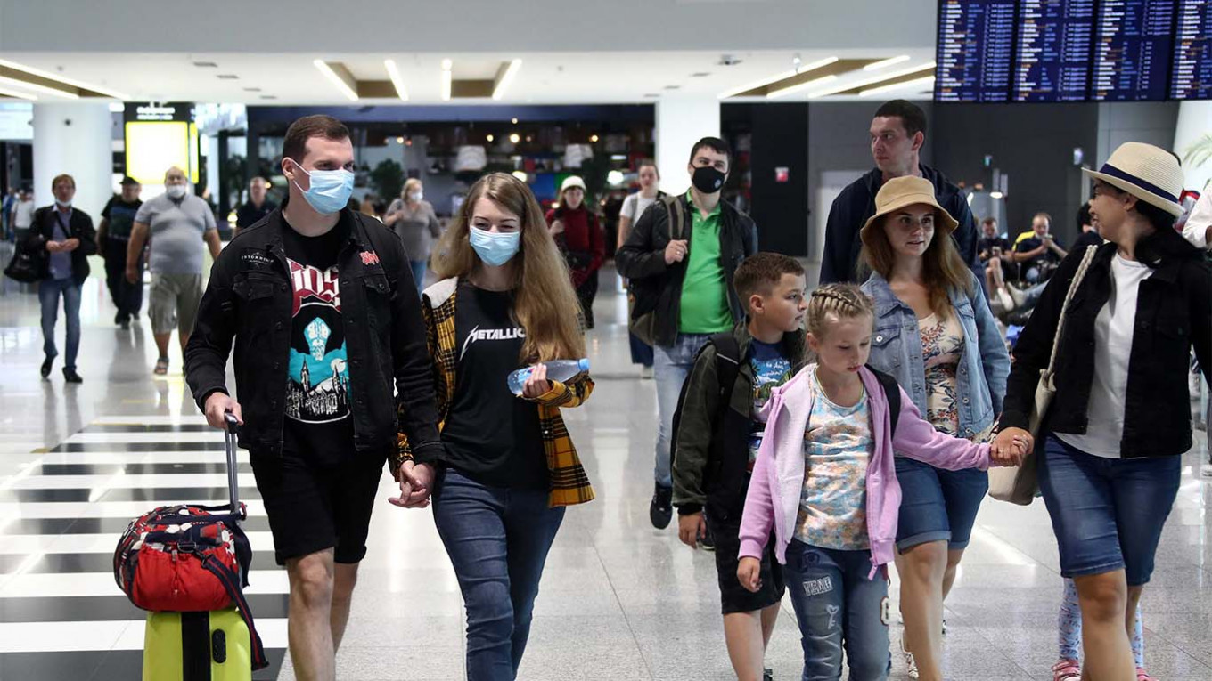 Russia’s Coronavirus Cases Approach 800K Amid Lifted Lockdown