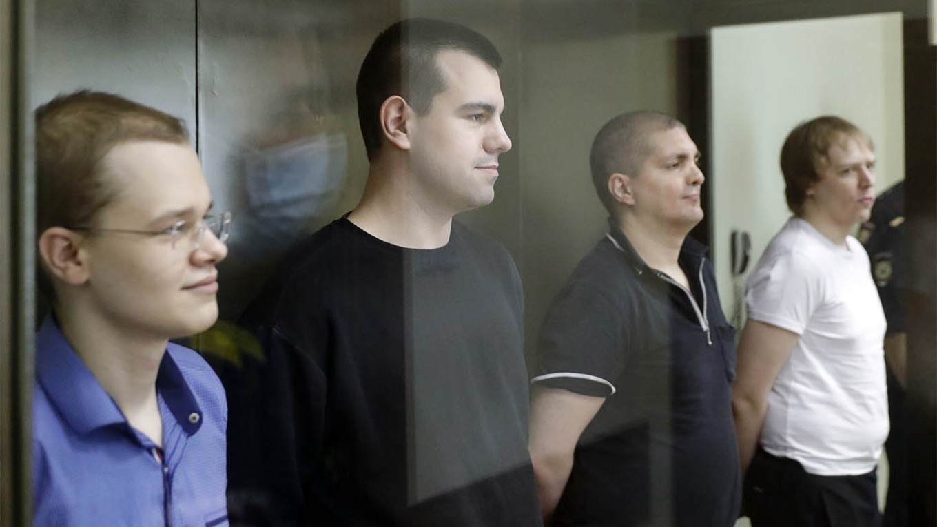Court Jails Young Russians for ‘Plotting to Overthrow Putin’