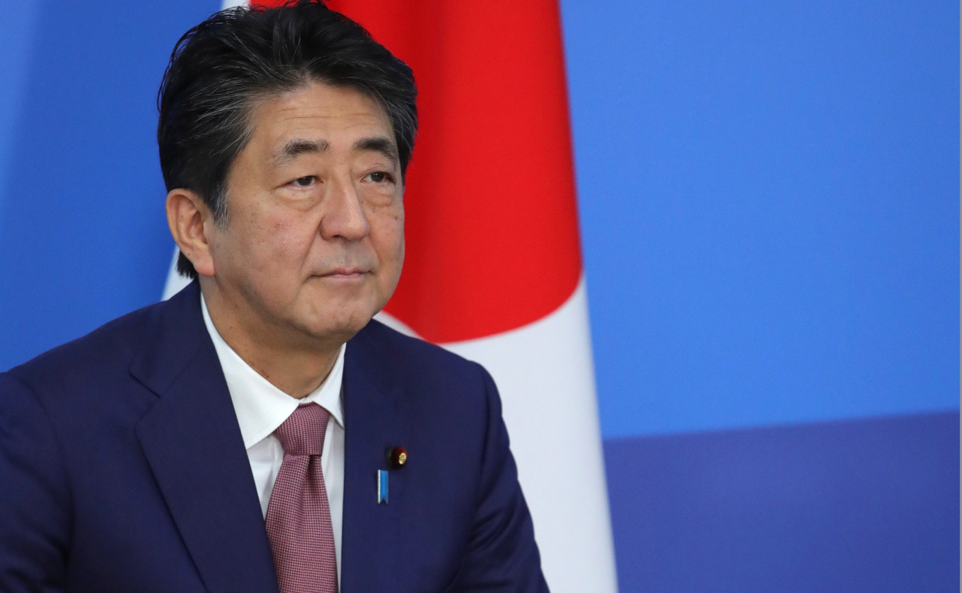 Kremlin Hails Abe’s ‘Invaluable Contribution’ To Relations