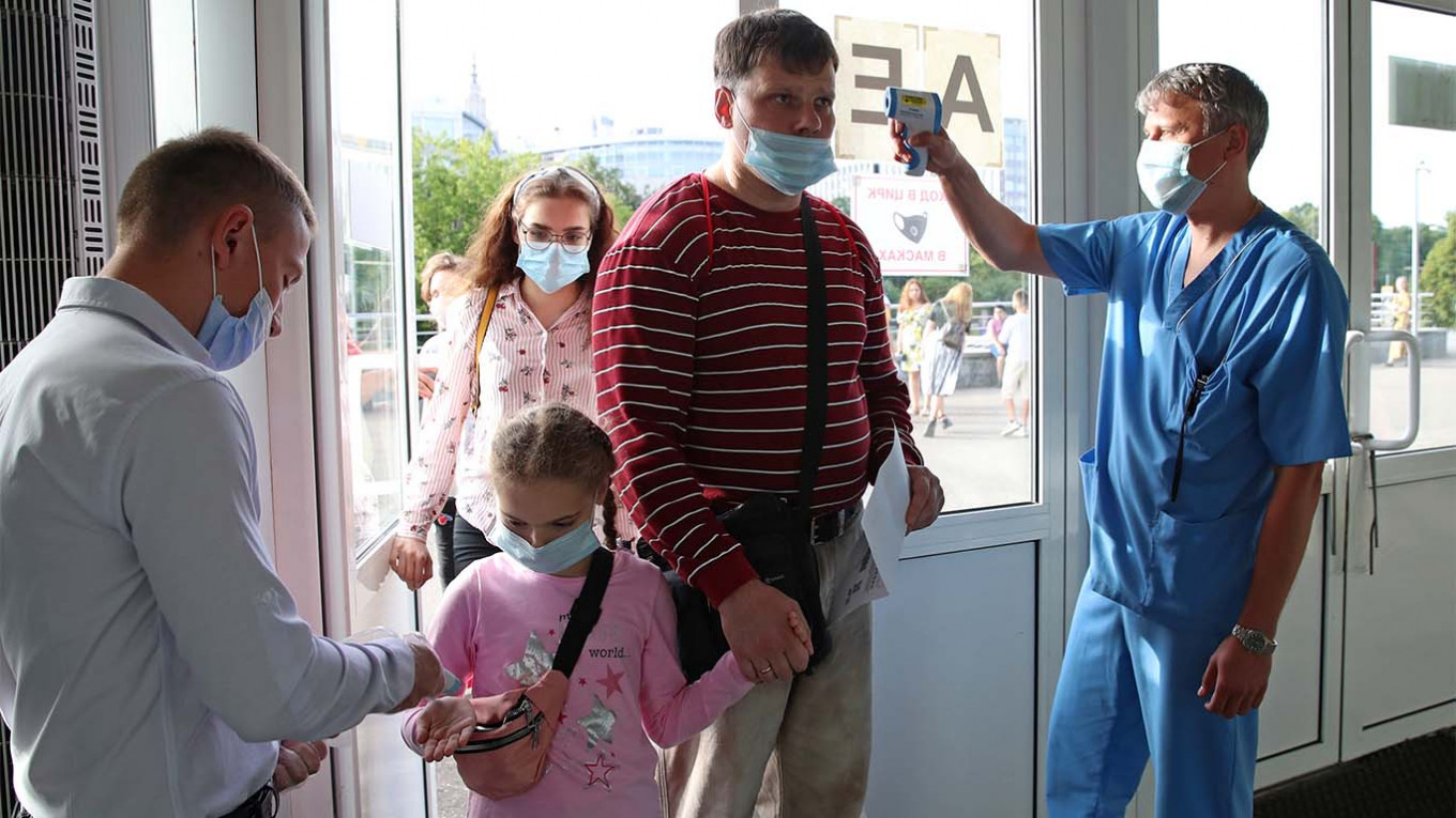 Russia’s Coronavirus Cases Continue Rise Past 900K