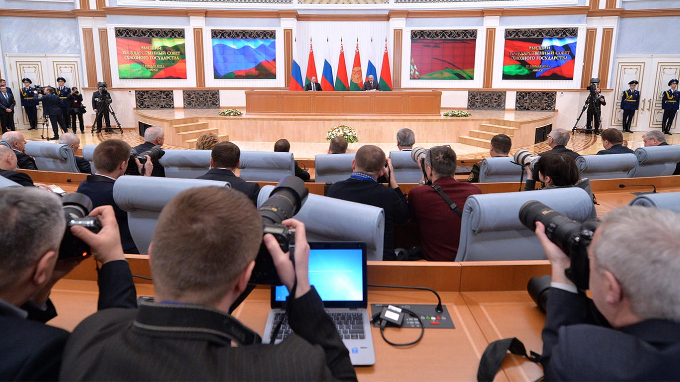 Belarus TV Staffs Up With Kremlin-Funded Journalists – RBC