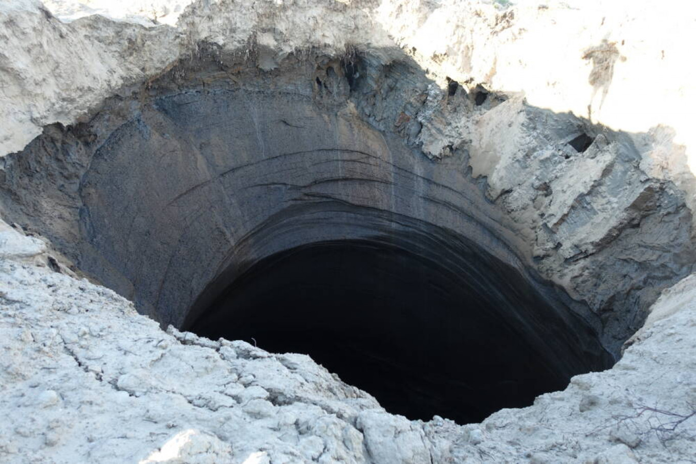 Explosion Opens New ‘Pit to Hell’ Crater in Russian Arctic