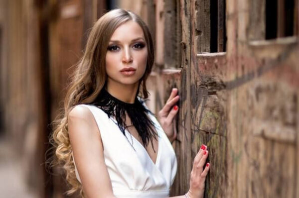 Italy Probes Russian Glamour Model’s Death Near NATO Base