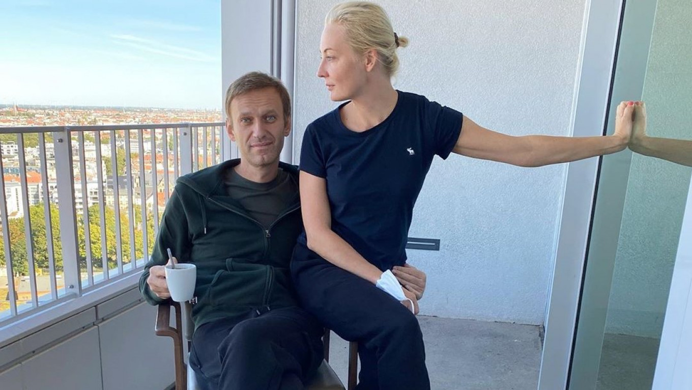 Navalny Says Novichok Found ‘In and On’ His Body
