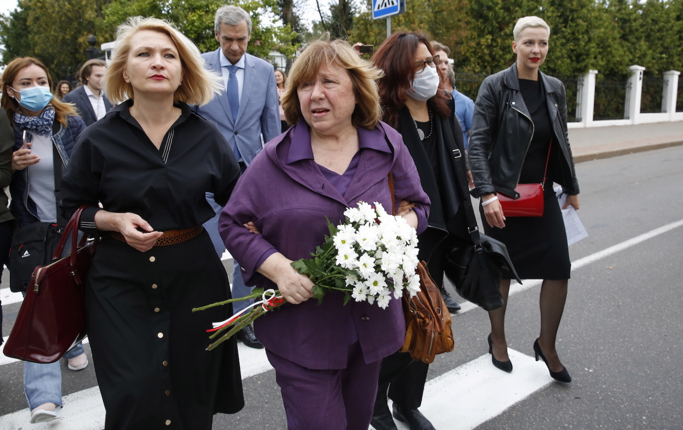 Nobel Winner Alexievich Leaves Belarus for Treatment – Friend
