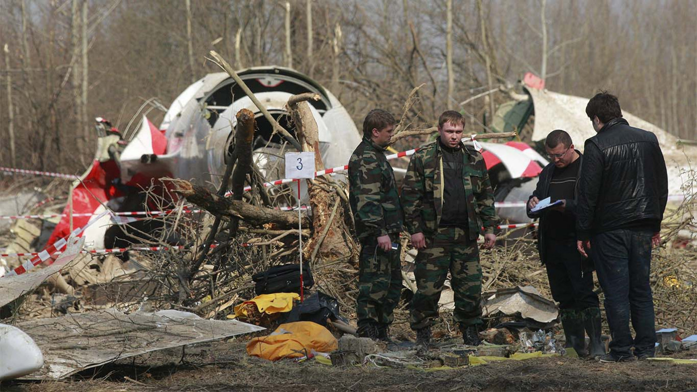 Poland Seeks Russian Air Traffic Controllers’ Arrest Over Fatal 2010 Presidential Crash