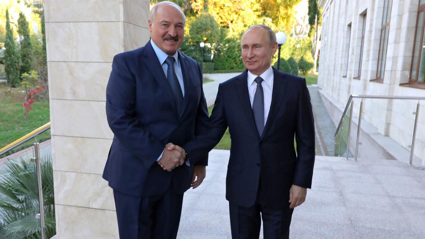 Putin Backs Lukashenko as Belarus Leader Vows Closer Ties