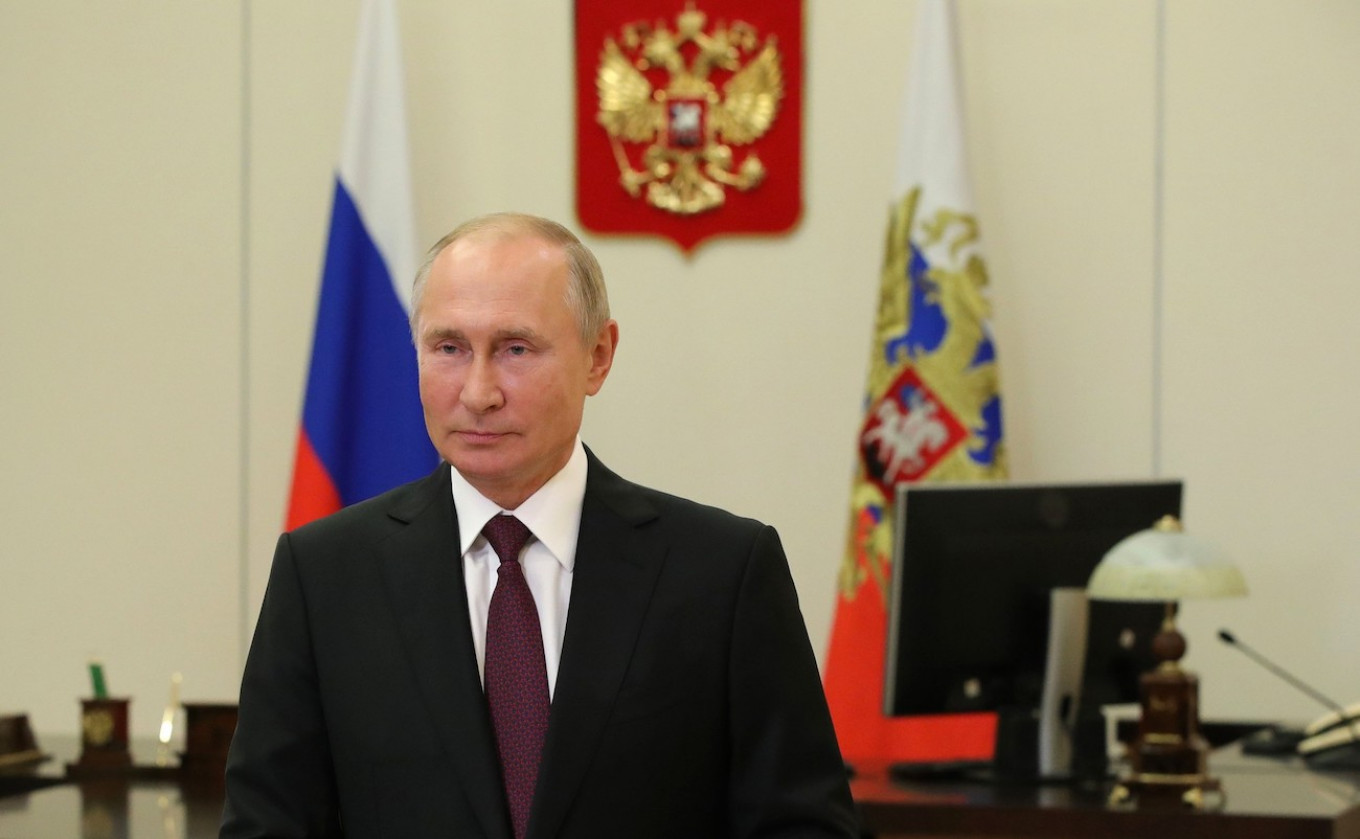 Putin Says Belarus Facing ‘Unprecedented External Pressure’