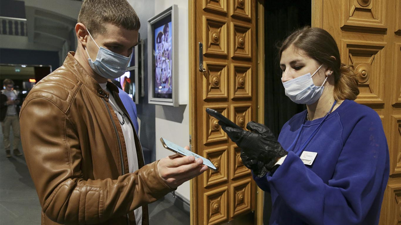 Russia Counts Over 7K New Coronavirus Cases