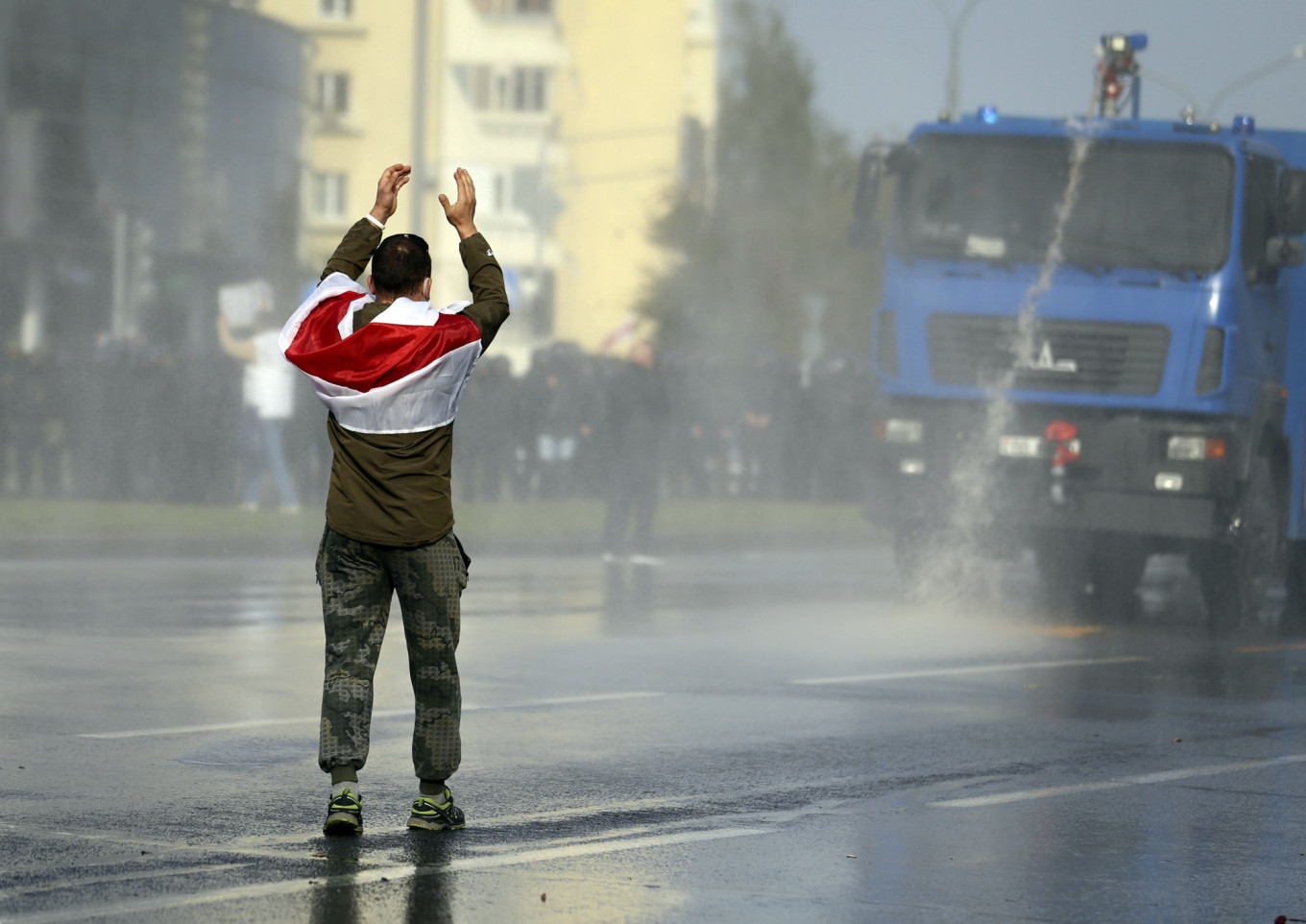 Belarus Police Use Water Cannon in Minsk, Detain Protesters