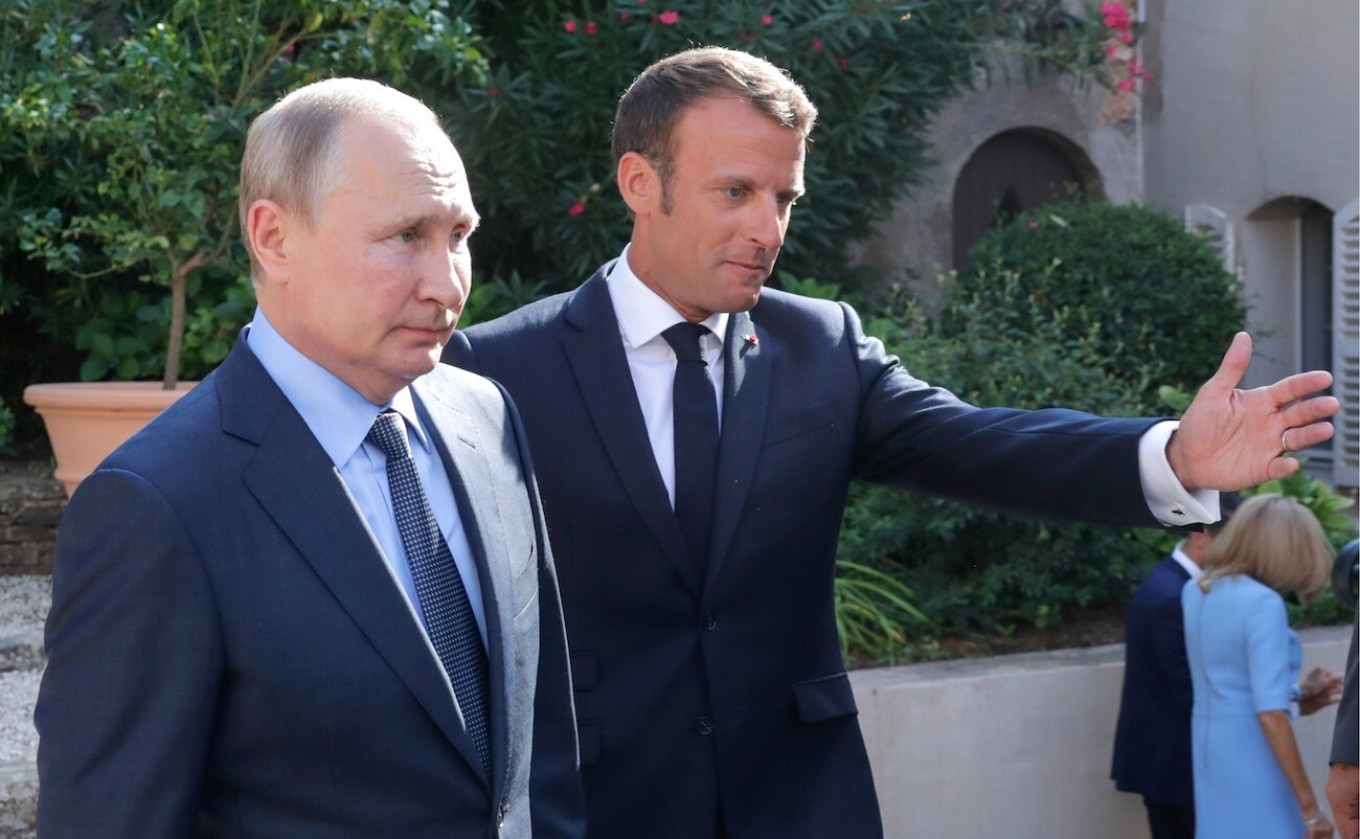 Putin, Macron Call for ‘Complete’ Halt to Karabakh Fighting – Kremlin