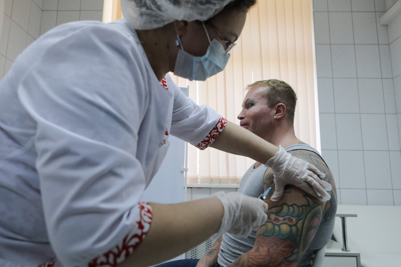 Russia Expands Second Virus Vaccine’s Volunteer Pool Sixfold