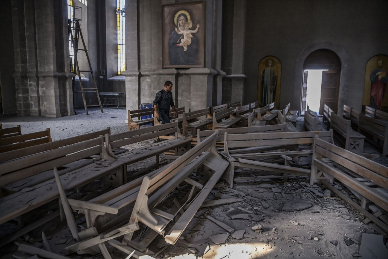 Shelling Hits Armenian Cathedral in Karabakh Ahead of Talks