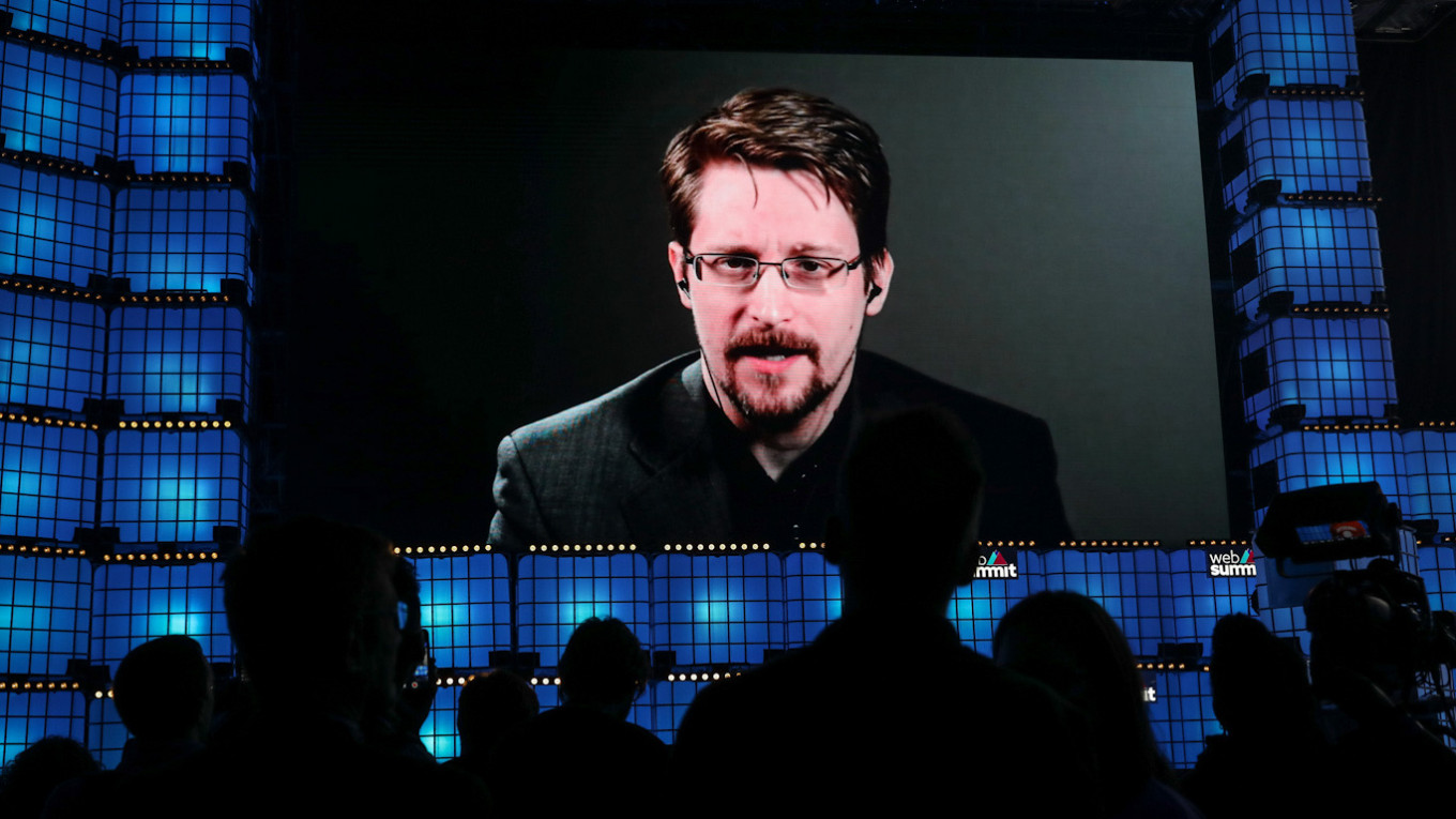 Snowden Granted Permanent Russian Residency – Lawyer