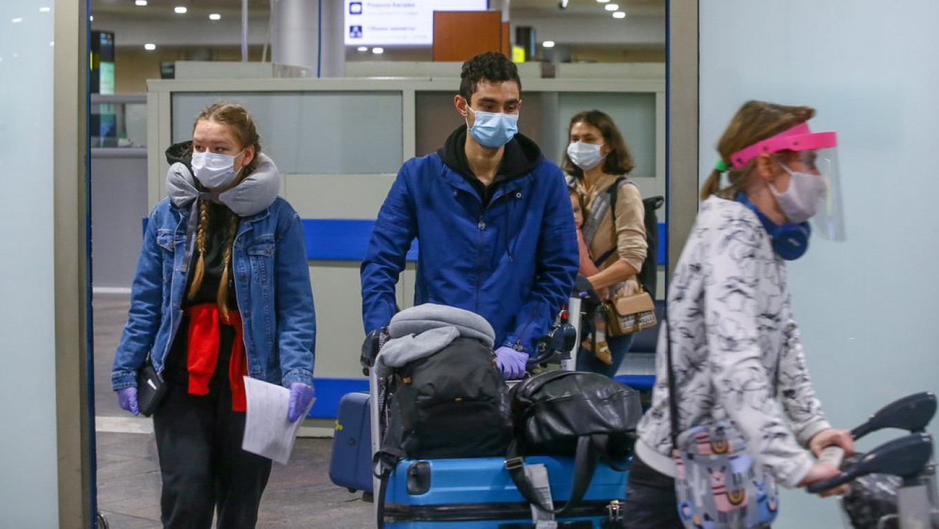 China-Bound Flight From Moscow Canceled Over 200 Identical Coronavirus Tests