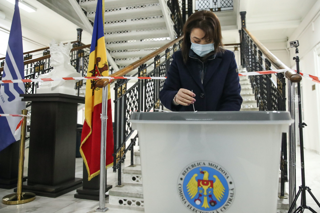 Moldova Torn Between Russia and West in Presidential Runoff