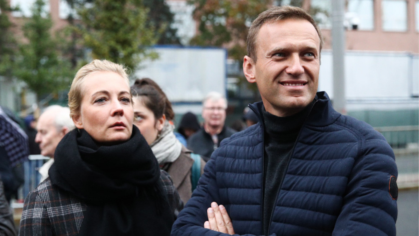 Navalny Urges EU to Target Putin’s Oligarch Backers