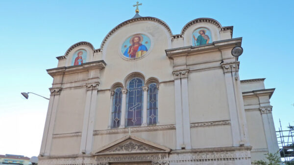 Russia Battles Exiled Parishioners for French Church Ownership