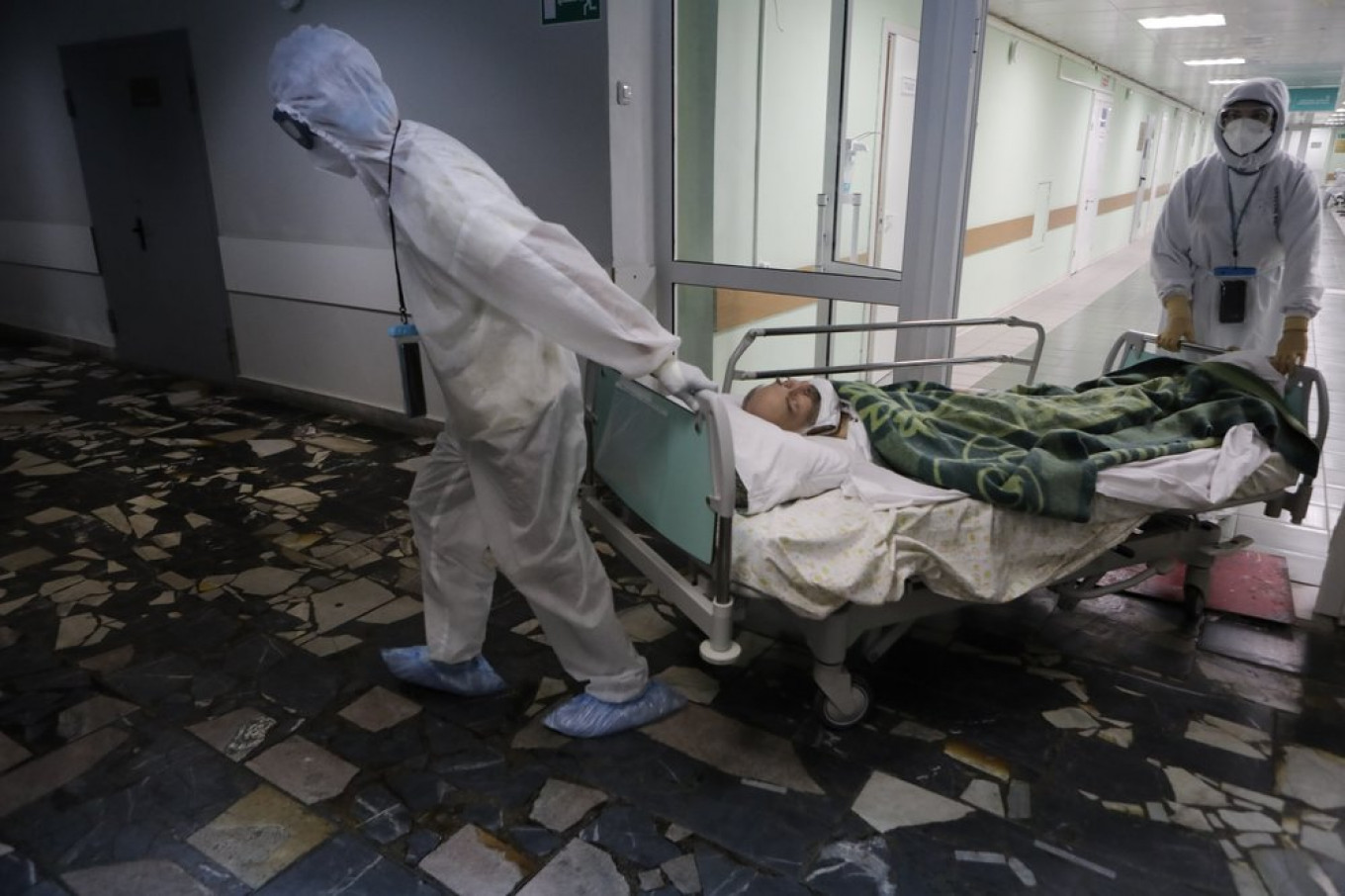 Russia Virus Toll, Deaths, Hit New Highs