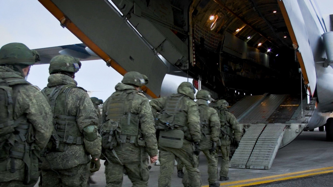 Russian Peacekeepers Head to Nagorno-Karabakh After Peace Deal