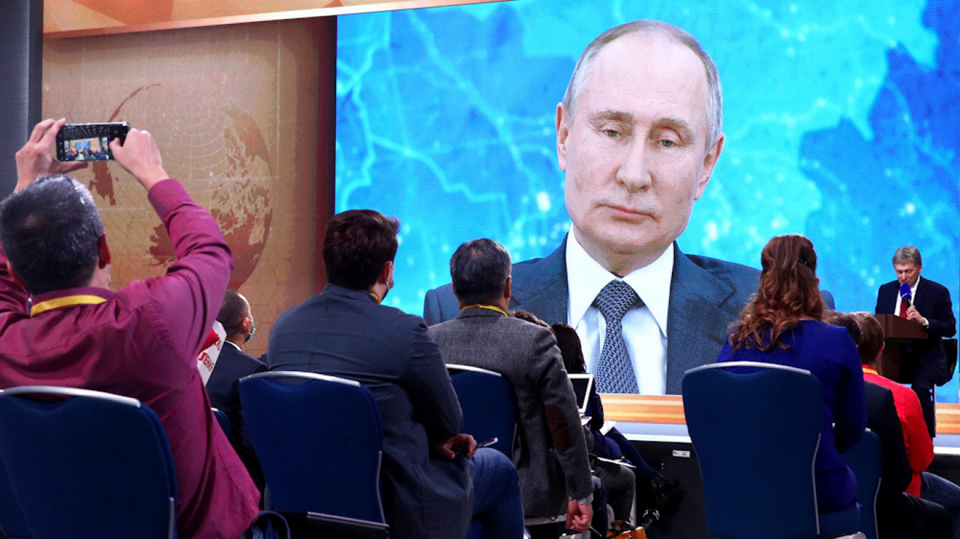Putin Talks Coronavirus, Navalny Poisoning at Annual Marathon Press Conference