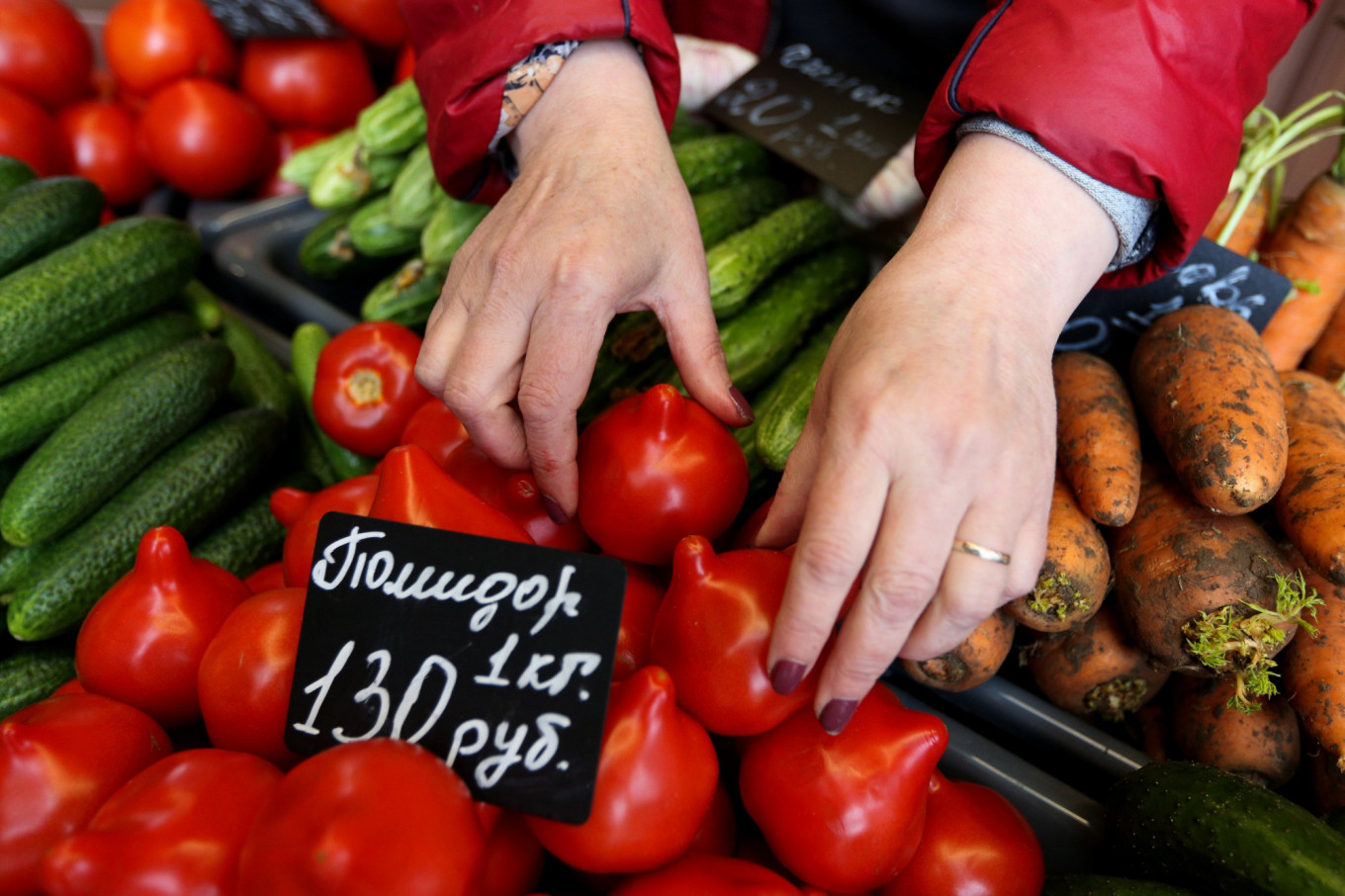 Russia Bans Imports of Tomatoes From Azerbaijan