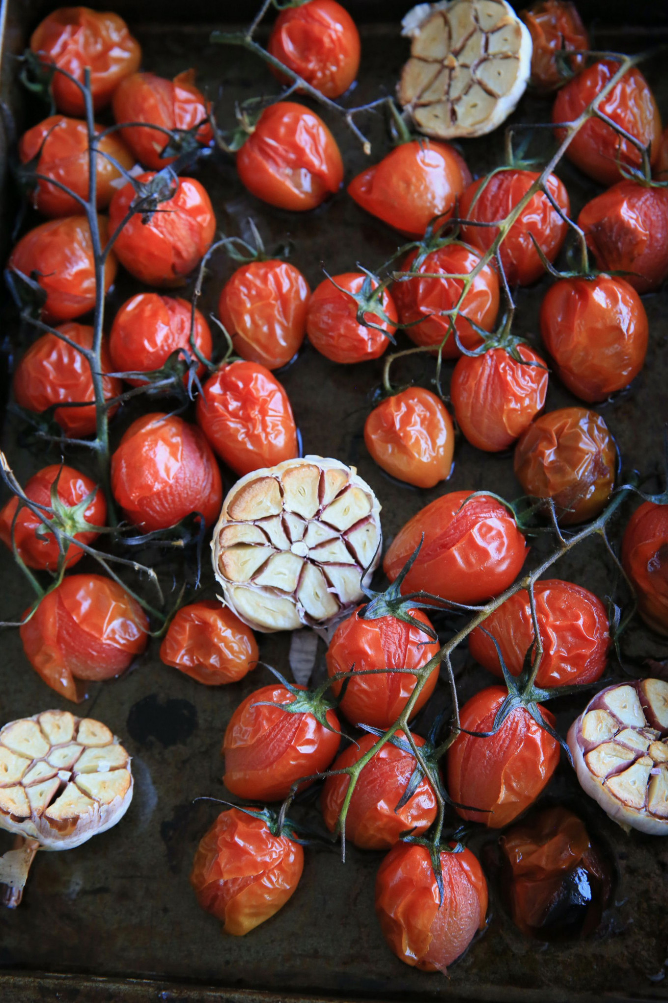  Roasted tomatoes and garlic bring depth of flavor Jennifer Eremeeva / MT 