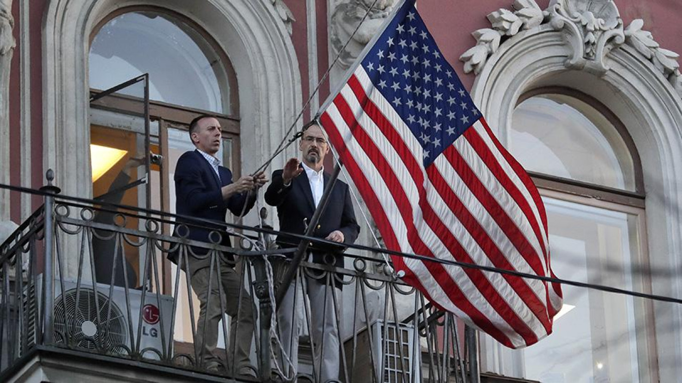 U.S. Eyes Closing 2 Remaining Russian Consulates – Kommersant