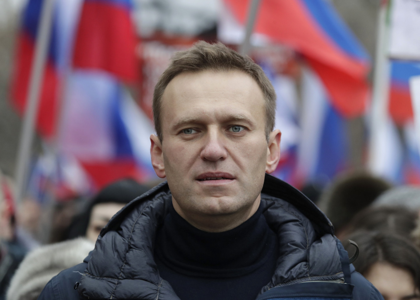 Kremlin Foe Navalny Faces Arrest as Flies Back to Russia