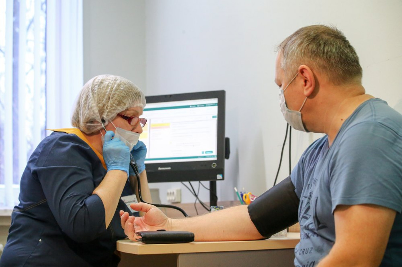 Most Russians Still Mistrust Coronavirus Vaccine – Poll