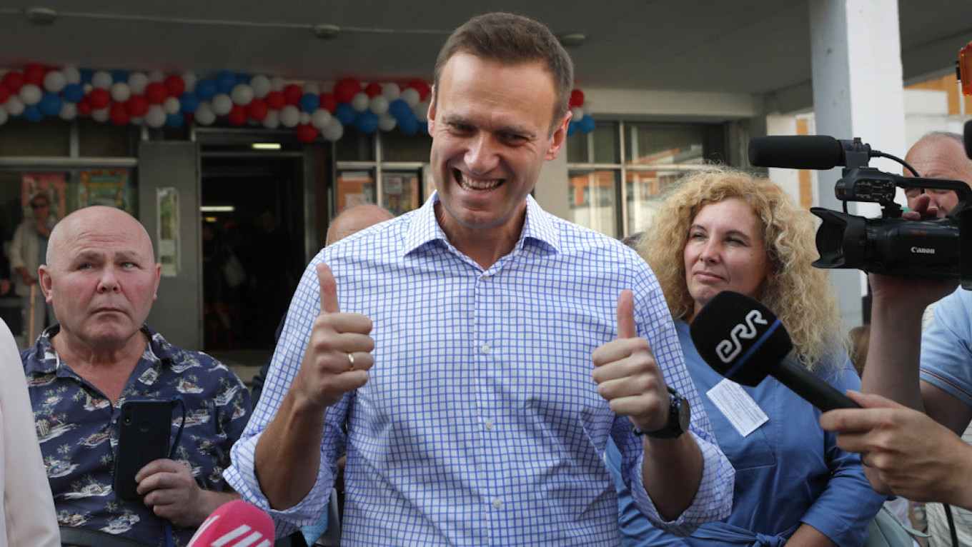 Navalny Announces Return to Russia Despite Prison Threat