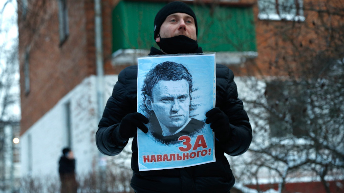Russia Threatens Arrests, Prosecutions for Promoting Navalny Protests