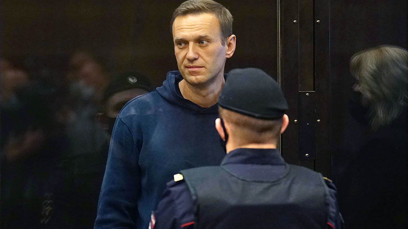 As It’s Happening: Navalny in Court