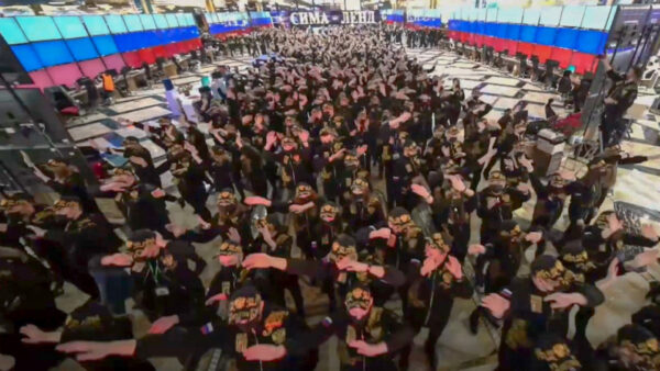 Pro-Putin Corporate Culture Behind Viral ‘Flashmob’ Videos