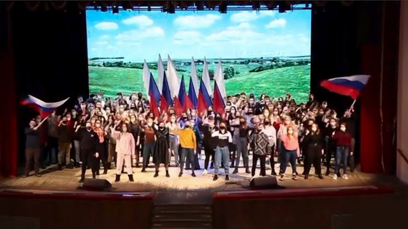 Russian University Administrator Steps Down After Trick Pro-Putin Flashmob