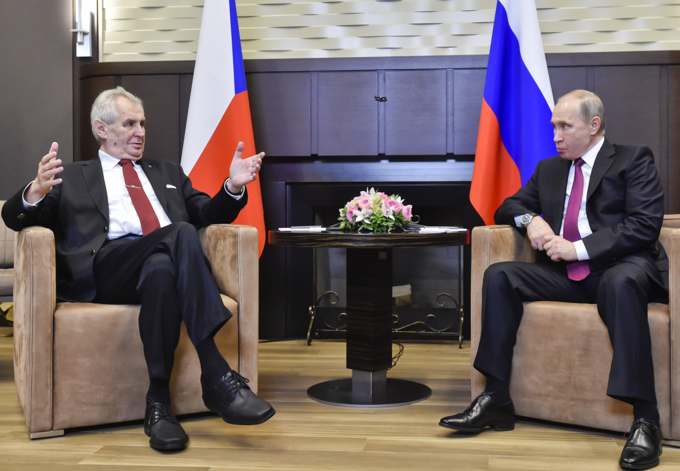 Struggling Czech Republic Turns to Russian Jabs After EU Delays