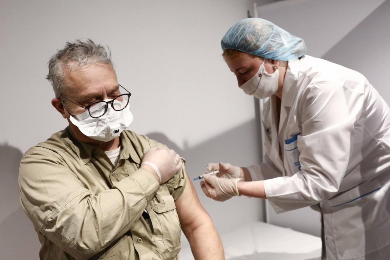 U.S. Diplomats Request Coronavirus Vaccine From Russia – Washington Post