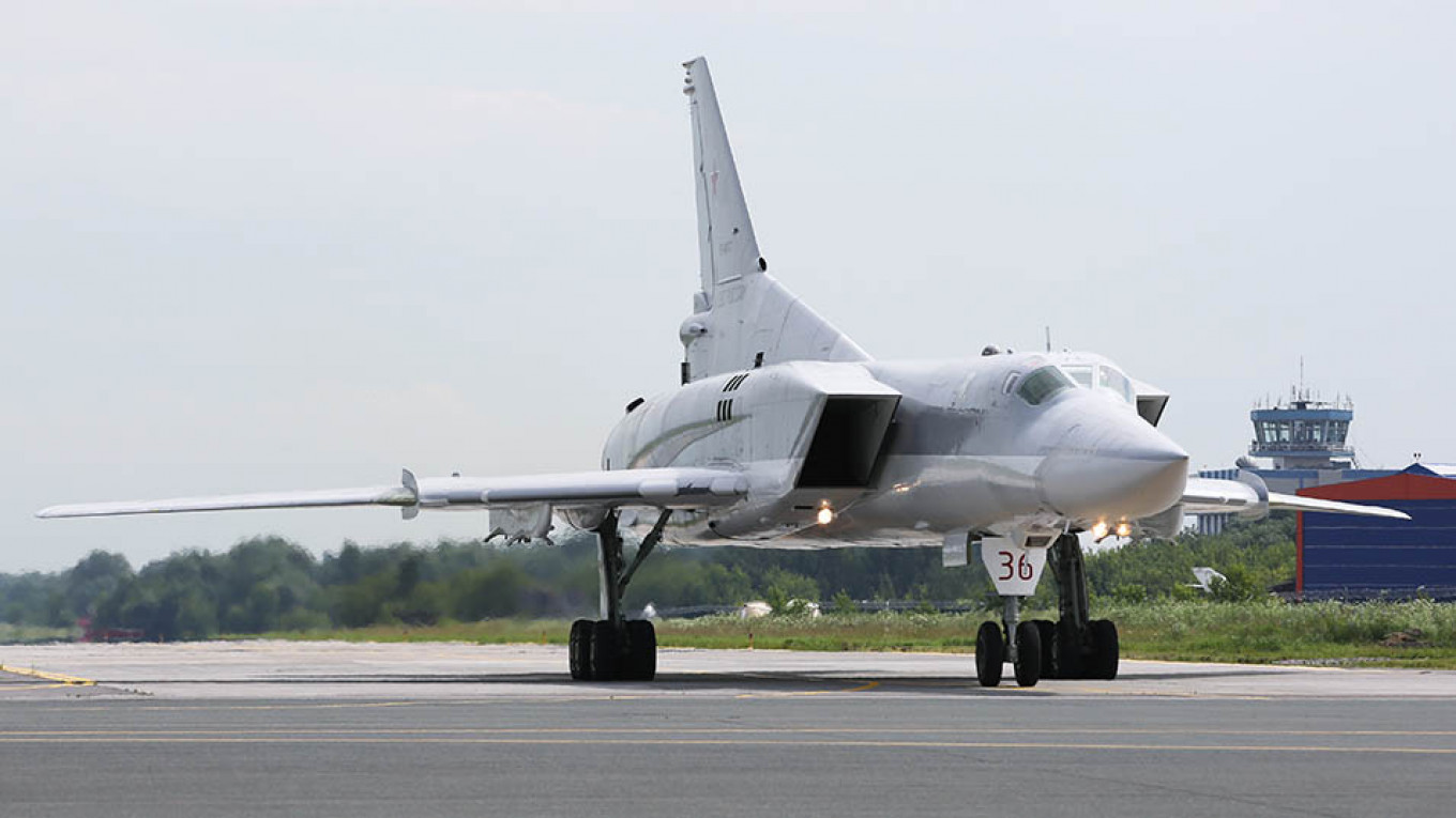 3 Russian Soldiers Killed in Supersonic Bomber Accident
