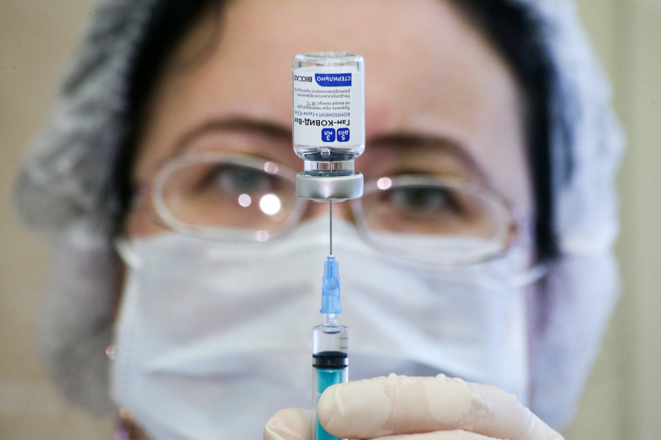 France Slams Russia’s Sputnik Vaccine as ‘Propaganda’ Tool