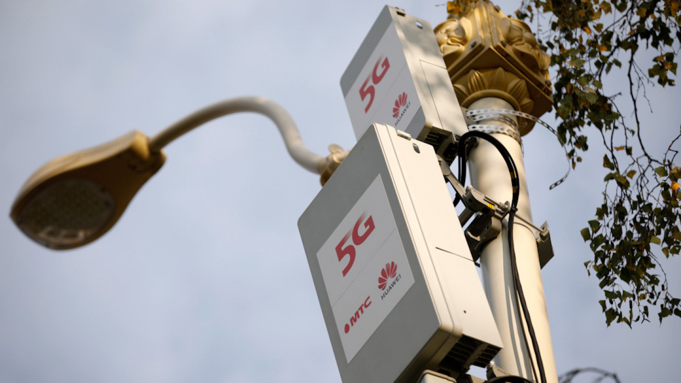 Russian Police Break Up Weeklong Anti-5G Protests