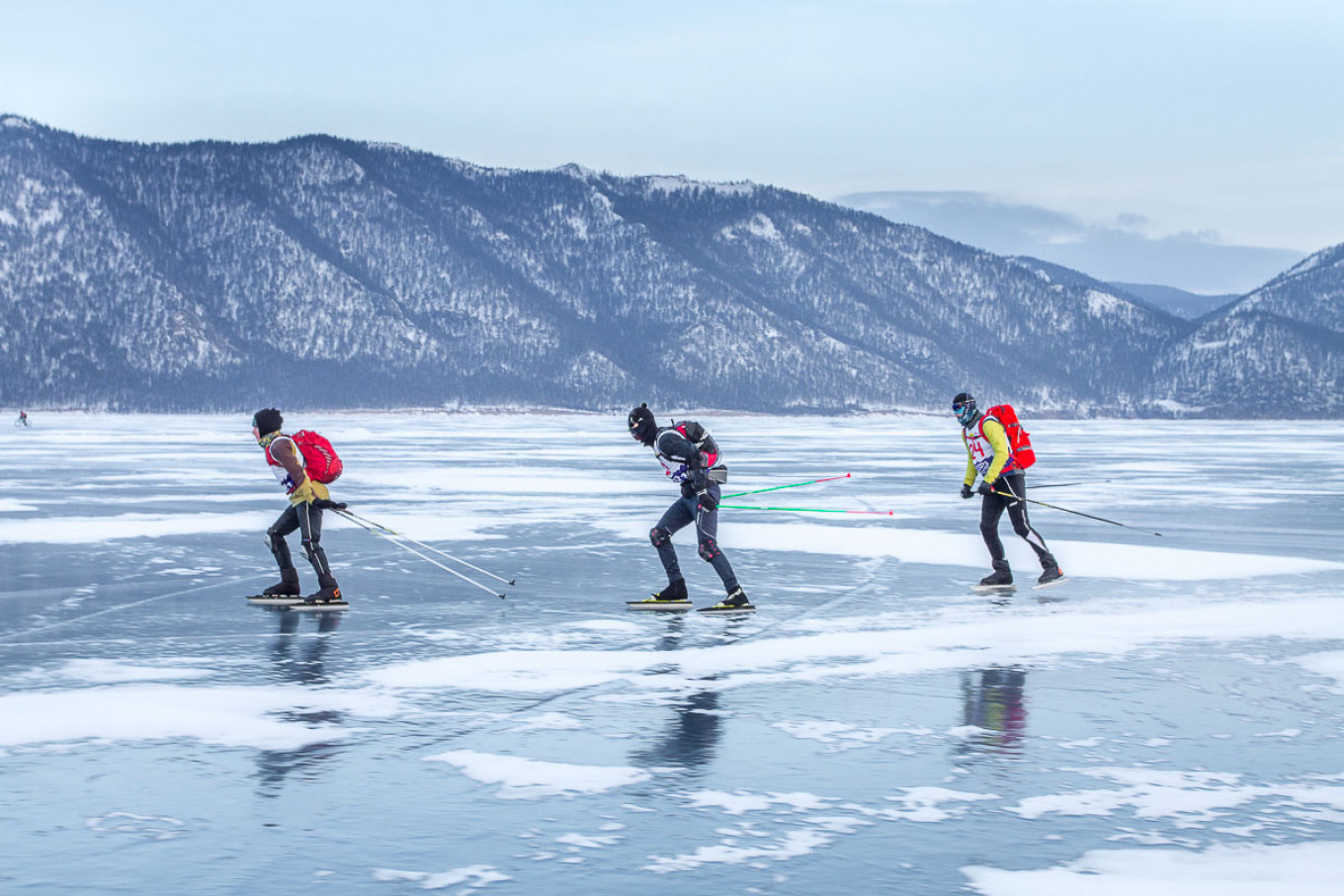 Russians Race Across Baikal in Icy Marathon Sprint