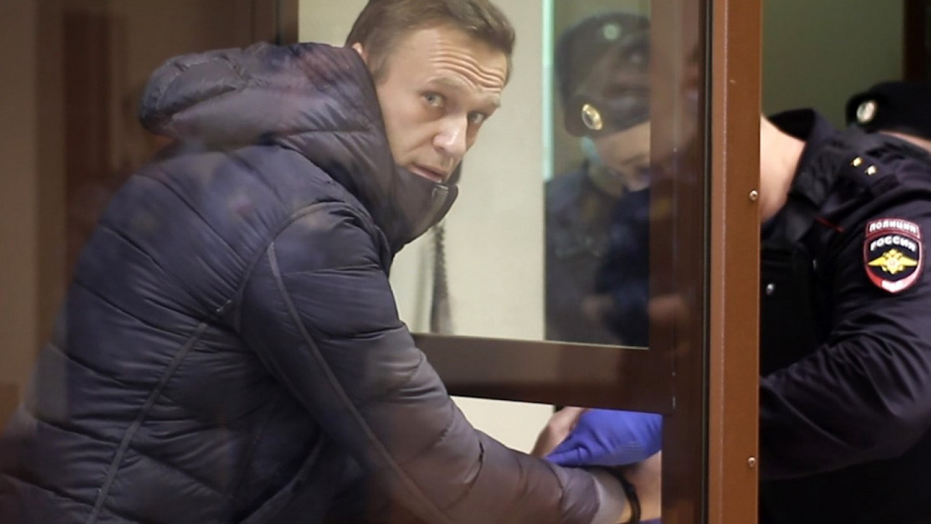 UN Experts Urge Global Probe of Navalny Poisoning