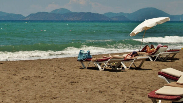 Half a Million Russians Shut Out of Turkey After Virus Restricts Travel Again