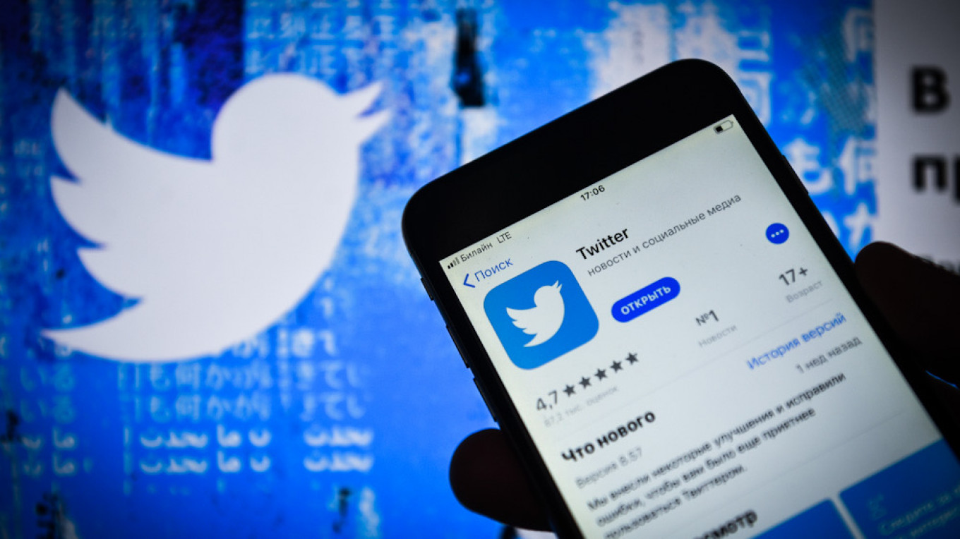 Russia Extends Twitter Slowdown, Deadline to Remove Content