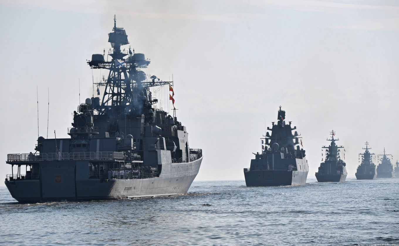 Russian Warships Stage Black Sea Drills Ahead of U.S. Arrivals