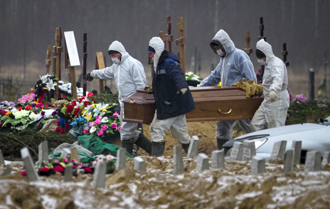 Russia’s Excess Death Toll Hits 422K